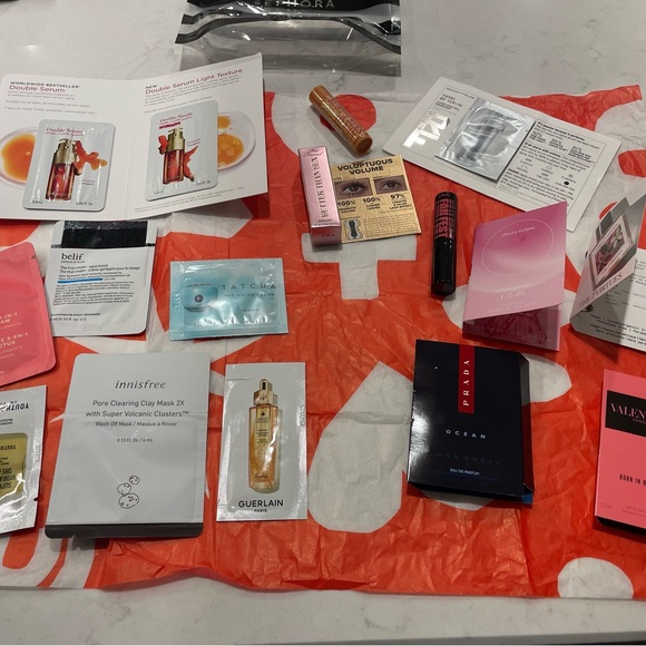 Assorted Beauty Samples Collection - Picture 6 of 6